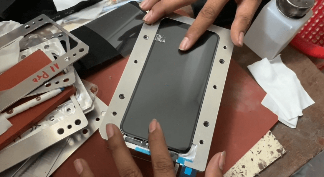 M&agrave;n H&igrave;nh iPhone 11 Pro Max Zin &Eacute;p K&iacute;nh