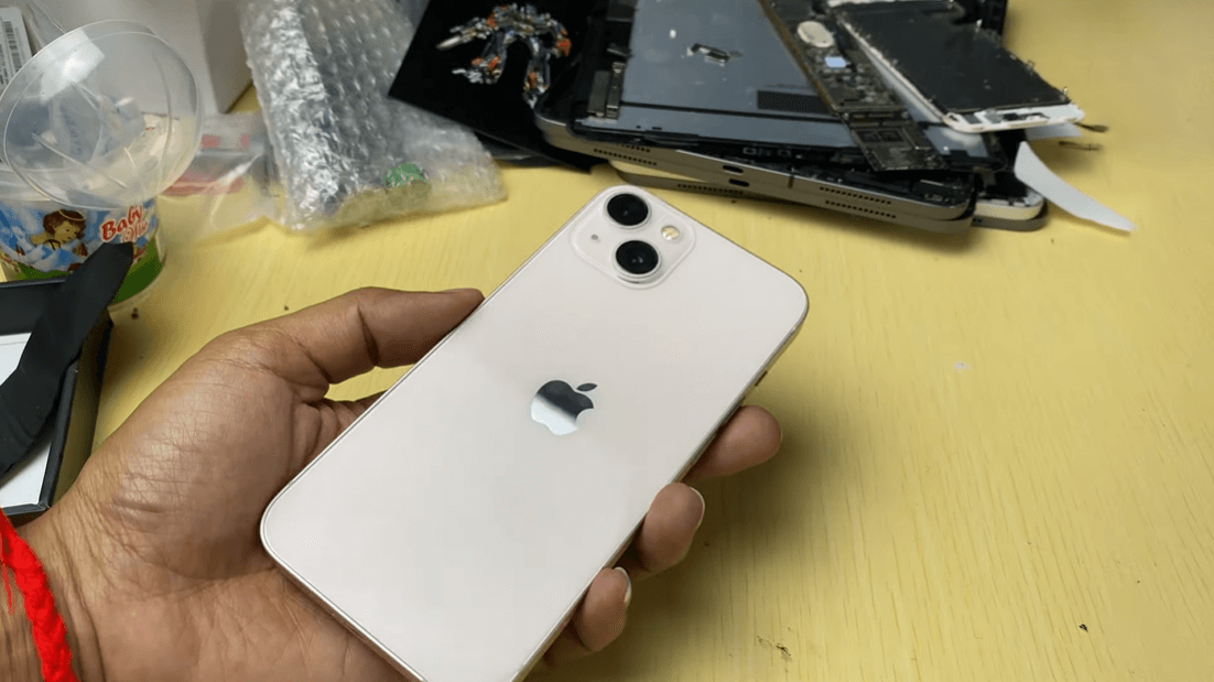 Thay Kính Lưng iPhone 13 Chính Hãng Tại Nha Trang