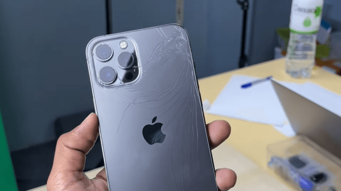 Thay K&iacute;nh Lưng iPhone 12 Pro Max Ch&iacute;nh H&atilde;ng Tại Nha Trang